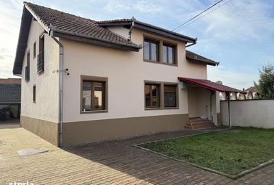 Apartament cu 3 camere decomandat în Central - 8