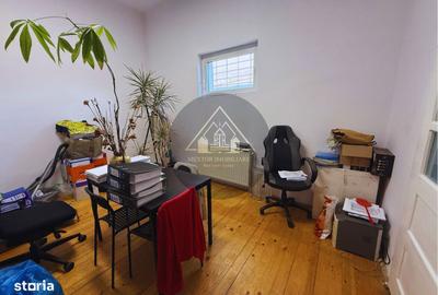 Spațiu comercial, de 65 mp, în Central - 7