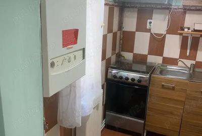 Apartament cu 3 camere semidecomandat în Central - 1