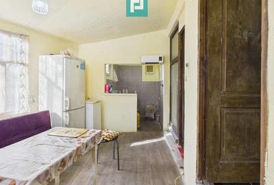 Casu?a cu priveli?te panoramica spre Cetatea ?iria - 2