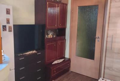 Garsoniera cu balcon la parter zona Gojdu - 7