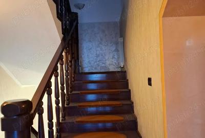 Casă cu 4 camere în Lipovei