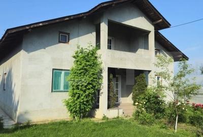 Casa de vanzare, cu 3 camere, 100 mp, zona Rancaciov