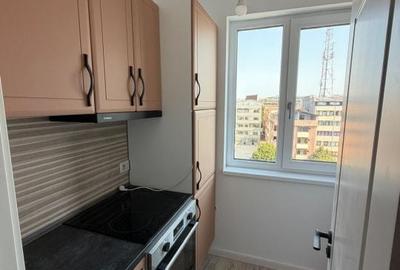 Apartament cu 3 camere decomandat în Albești