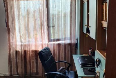 Ap. 3 camere , posibilitate in rate timp de 1 an ( acte notariat), Piata 1 Mai - 7