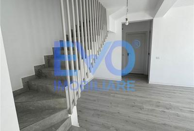 Casă cu 4 camere cu Teren 330 Mp în Miroslava - 2