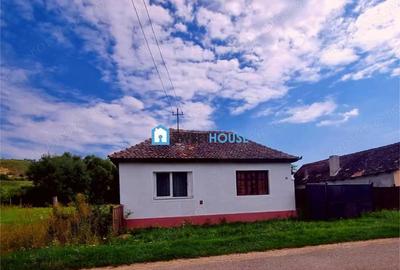 Casa de vanzare cu 3 camere in Jibert judetul Brasov - 1