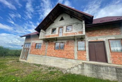 Casă individuală cu 9 camere cu Canalizare în Burla - 3