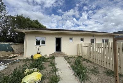 Sanmihaiu Roman, Duplex pe Parter, 3 camere,2 bai,terasa spatioasa