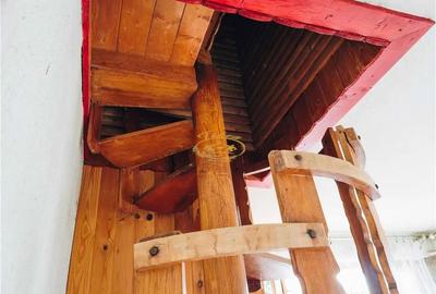 Casă cu 9 camere cu Teren 500 Mp în Praid - 12