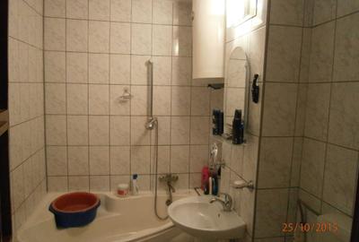 Apartament cu 3 camere decomandat în Vulcan