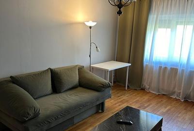 Apartament cu 2 camere decomandat în Rovine