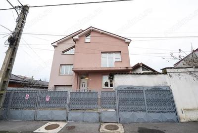 Casă cu 8 camere cu Canalizare în Romanești - 15