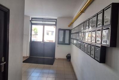 Garsonieră în Apărătorii Patriei - 12
