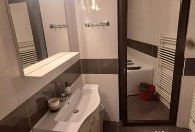 Apartament cu 3 camere decomandat în Central - 4