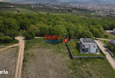 Teren de 1067 mp, în Central