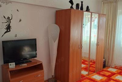 Inchiriez apartament cu 1 camera zona Bariera - 1