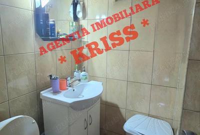 Apartament cu 3 camere decomandat în Găvana - 12