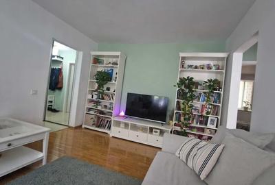 Apartament cu 3 camere semidecomandat, mobilat în Brâncoveanu