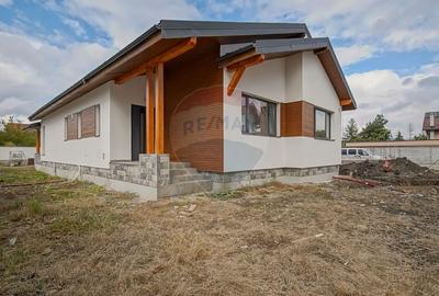 Comision 0 %! Casa cu 4 camere de vanzare in zona Stupini! - 1