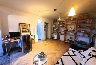 Apartament cu 2 camere semidecomandat în Universitate