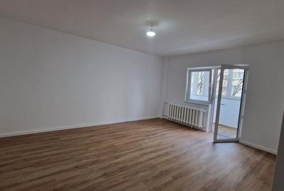 Apartament cu 3 camere decomandat în Nerva Traian
