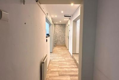 Spațiu comercial, de 50 mp, în Central - 3