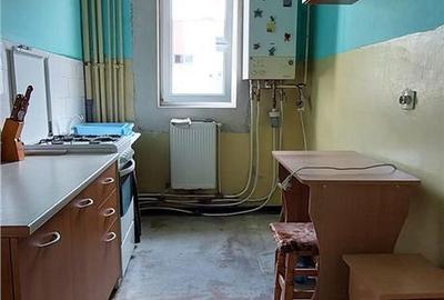 Apartament cu 4 camere semidecomandat în Baza 3 - 2