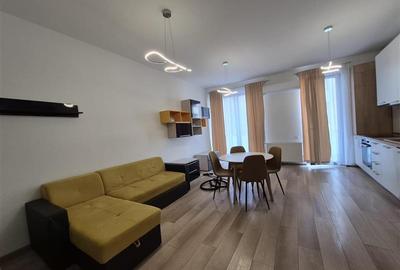 Apartament cu 3 camere semidecomandat, mobilat în Central - 1