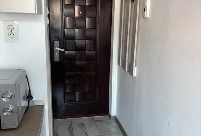 Garsonieră semidecomandată în UTA - 5