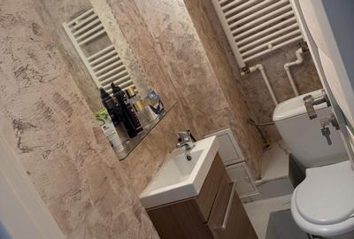 Apartament cu 4 camere semidecomandat în Central