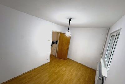 Drumul Taberei, Piata Moghioros - 3