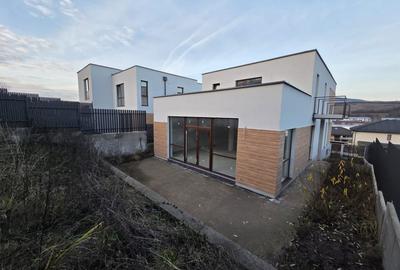 Casă individuală cu 6 camere cu Canalizare în Dâmbul Rotund - 5