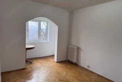 Apartament cu 3 camere decomandat în Seleuș - 2