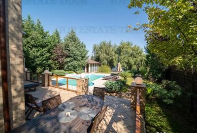 Casă cu 9 camere cu Canalizare în Crevedia - 7