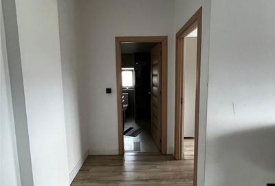 Apartament cu 3 camere semidecomandat în Central - 3