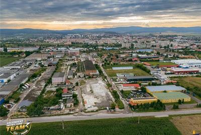 Spațiu comercial, de 500 mp, în Central - 8