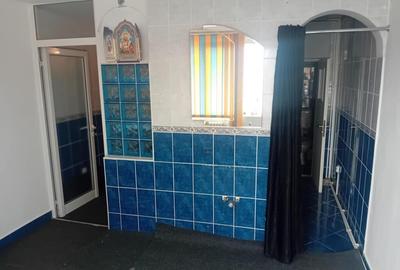 Garsoniera 30mp parter ultracentrala semirenovata - 2