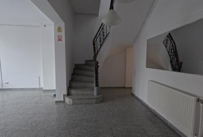 Casă individuală cu 9 camere cu Teren 215 Mp în Eminescu - 10