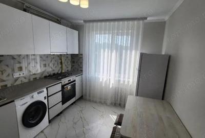 Garsonieră decomandată în Titan - 2