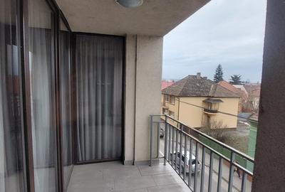 Apartament cu 2 camere decomandat, mobilat în Ultracentral