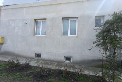 Apartament cu 3 camere decomandat în Central - 1