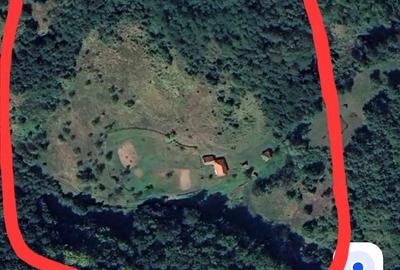 Casă cu 3 camere cu Teren 6000 Mp în Boiu - 2