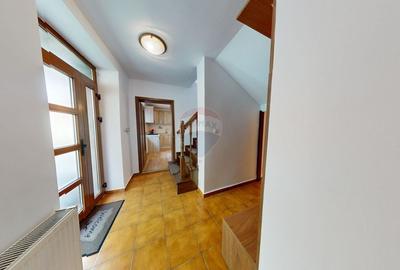 Duplex integral renovat, 3 camere , 2 bai, garaj, 403 mp teren - 4