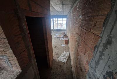 Duplex cu 5 camere cu Canalizare în Iris - 11