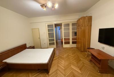 Apartament cu 2 camere semidecomandat, mobilat în P-ța Universității