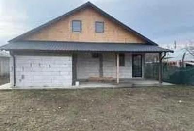 Casă în Independența - 4