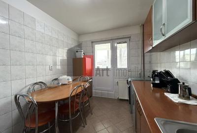 Apartament cu 4 camere decomandat în Apărătorii Patriei - 7