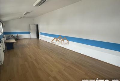 Spațiu comercial, de 42.5 mp, în Universității - 2