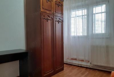 Apartament cu 3 camere decomandat în Barieră - 2